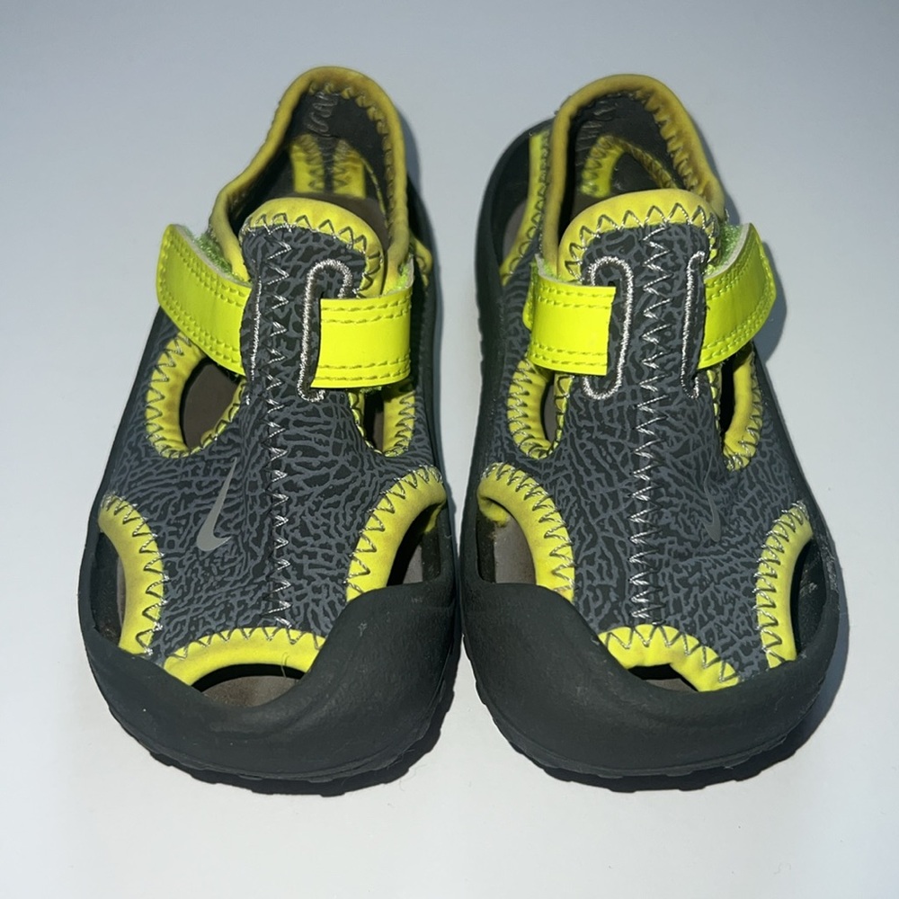 Nike sandals (water shoes) Baby/Toddler Size 5c